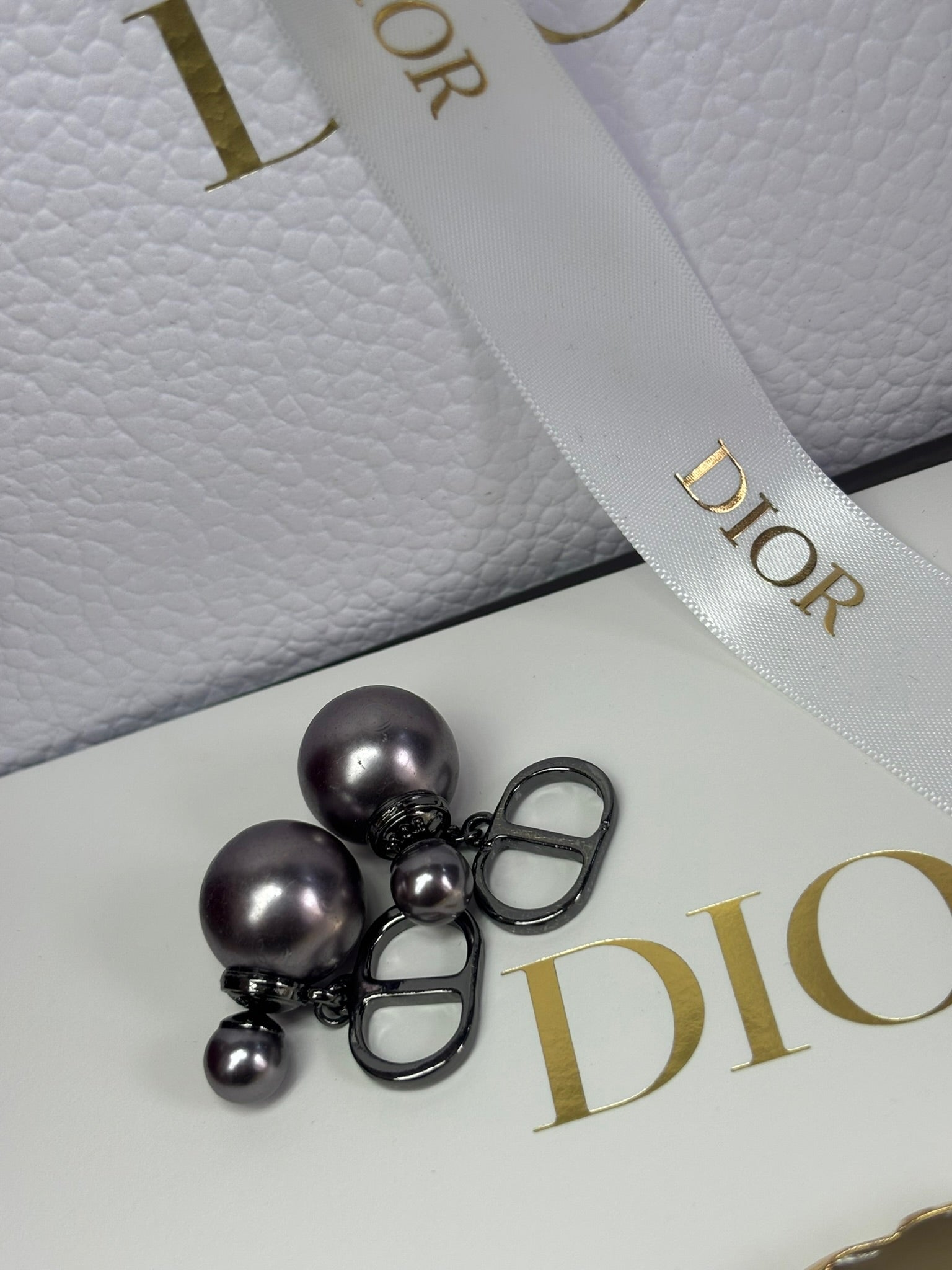 Aretes D