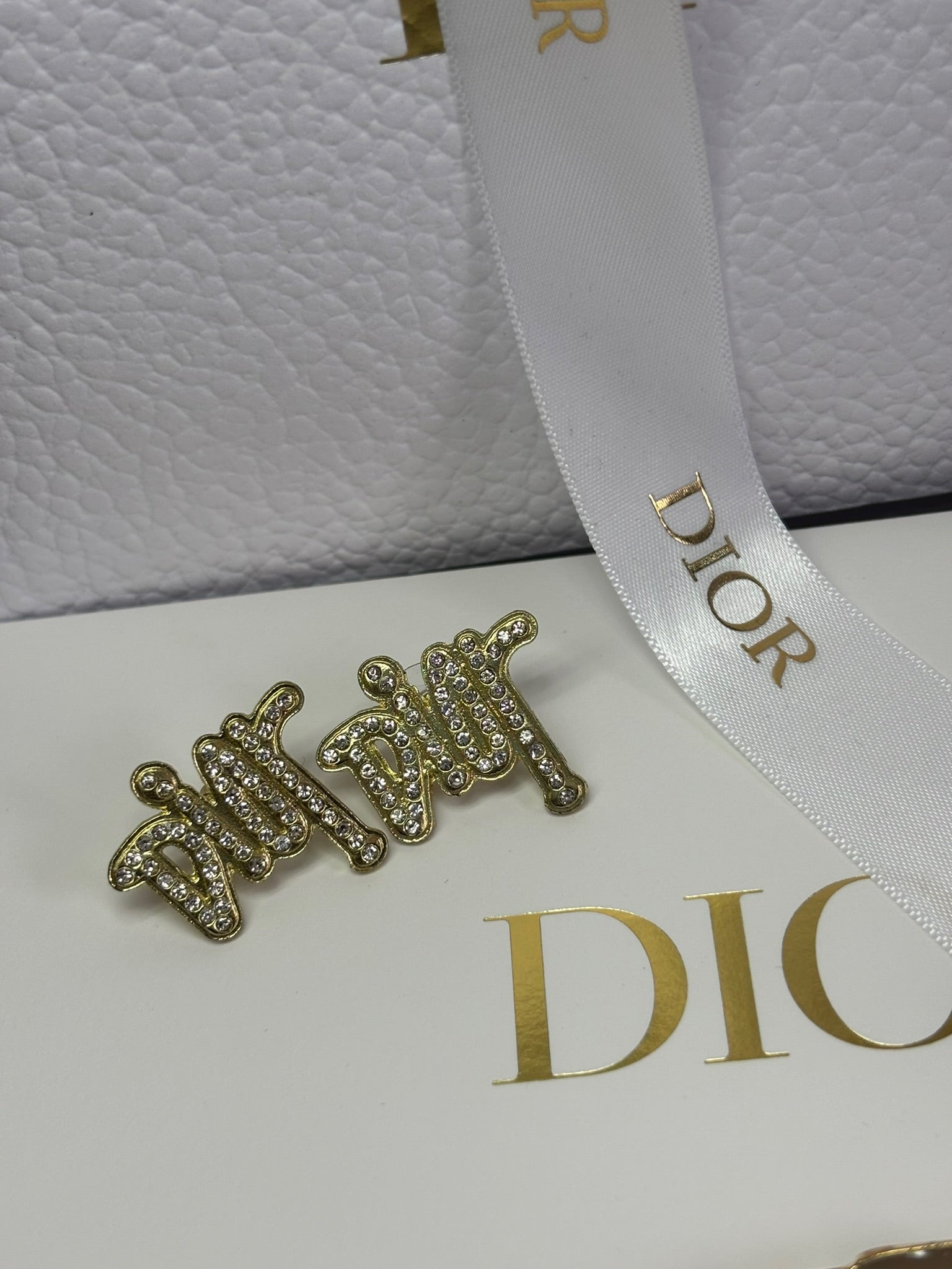 Aretes D