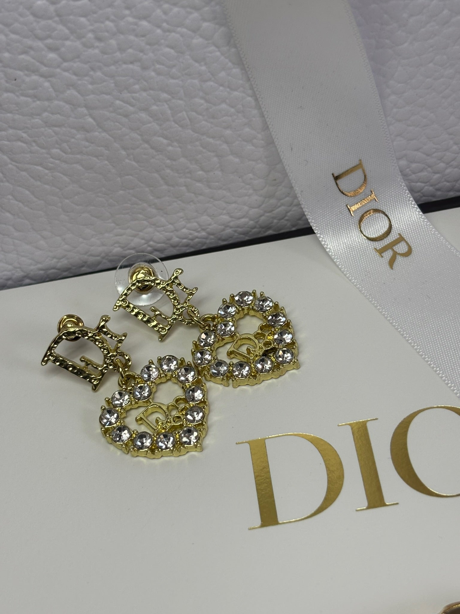 Aretes D