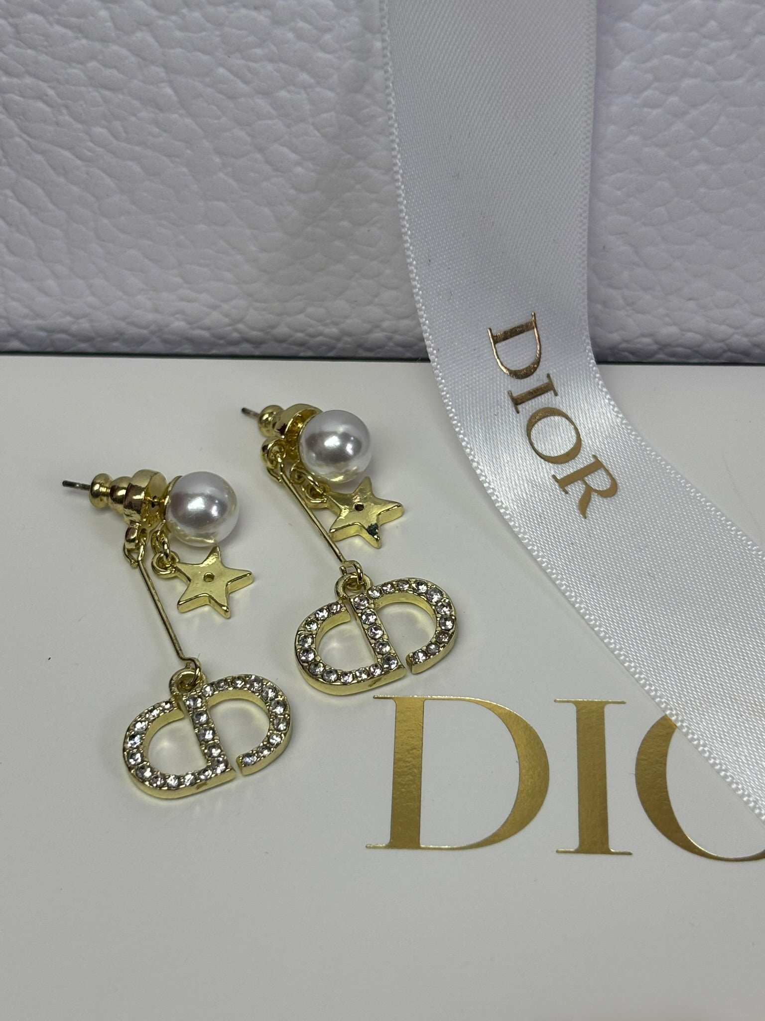 Aretes D