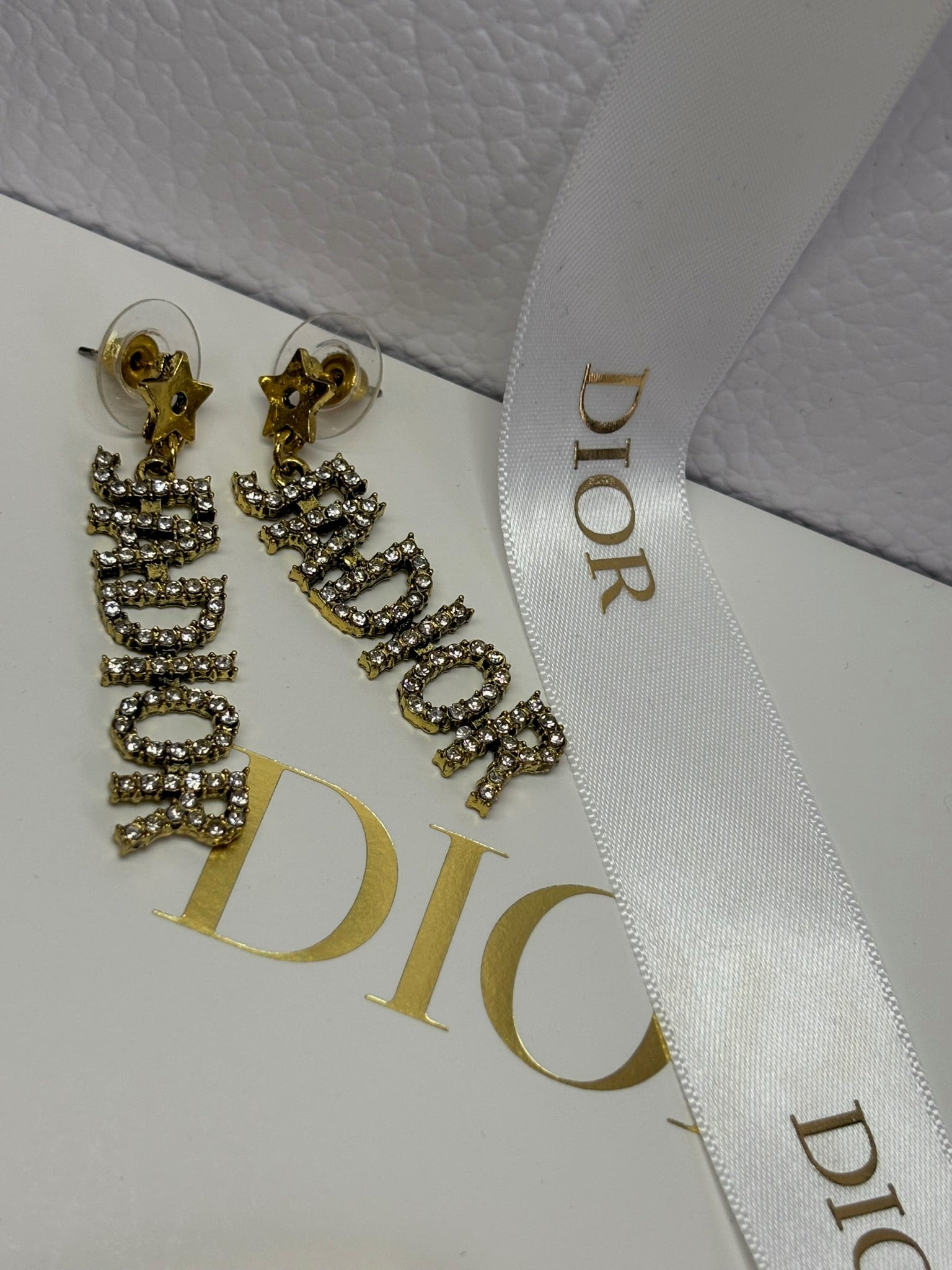 Aretes D