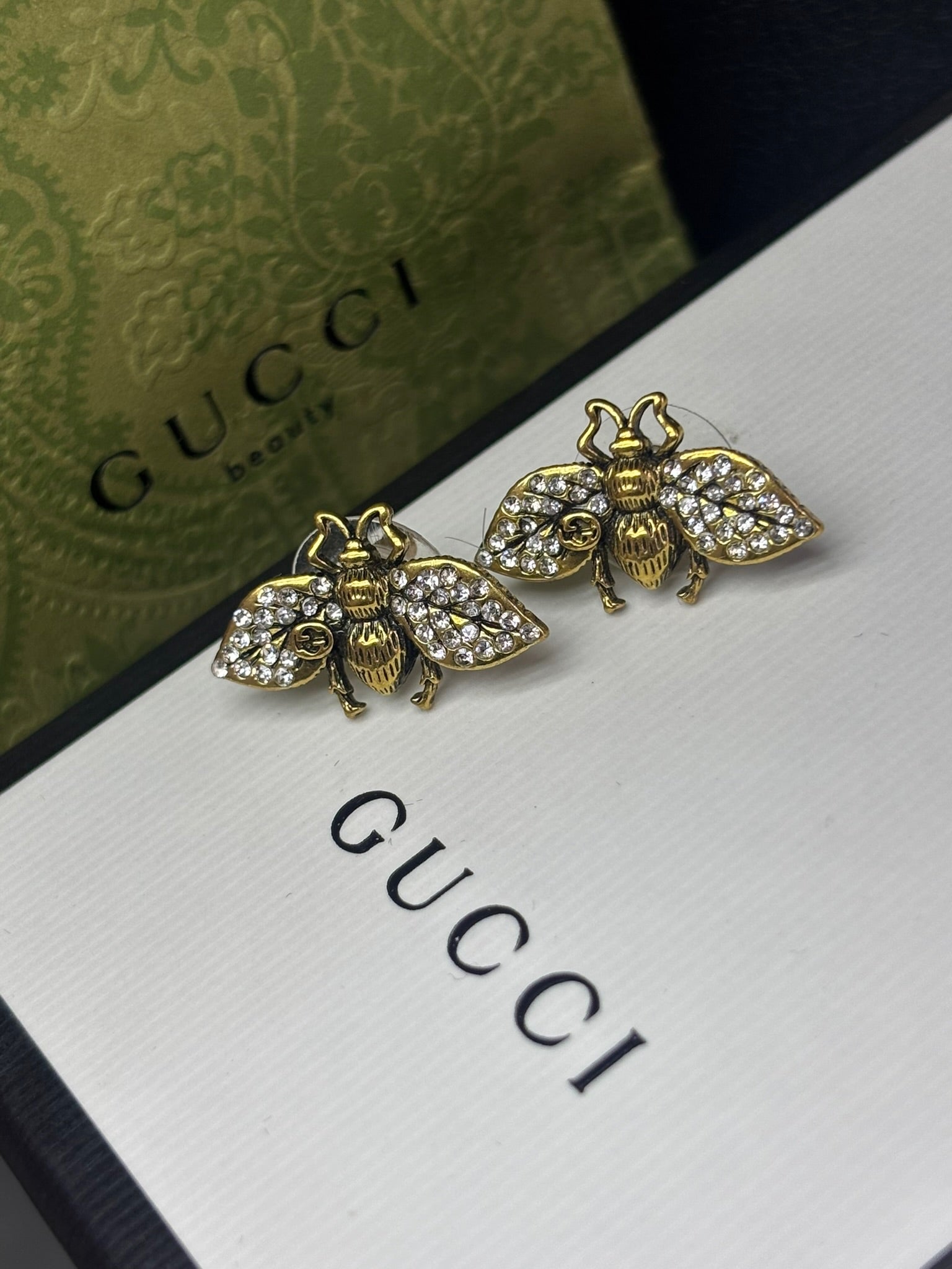 Aretes G