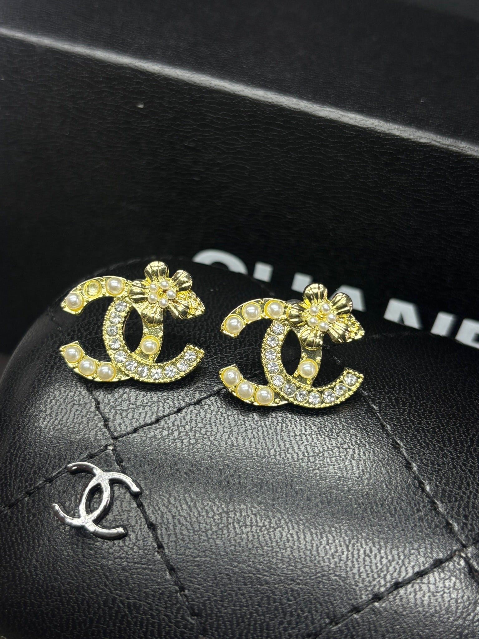 Aretes C