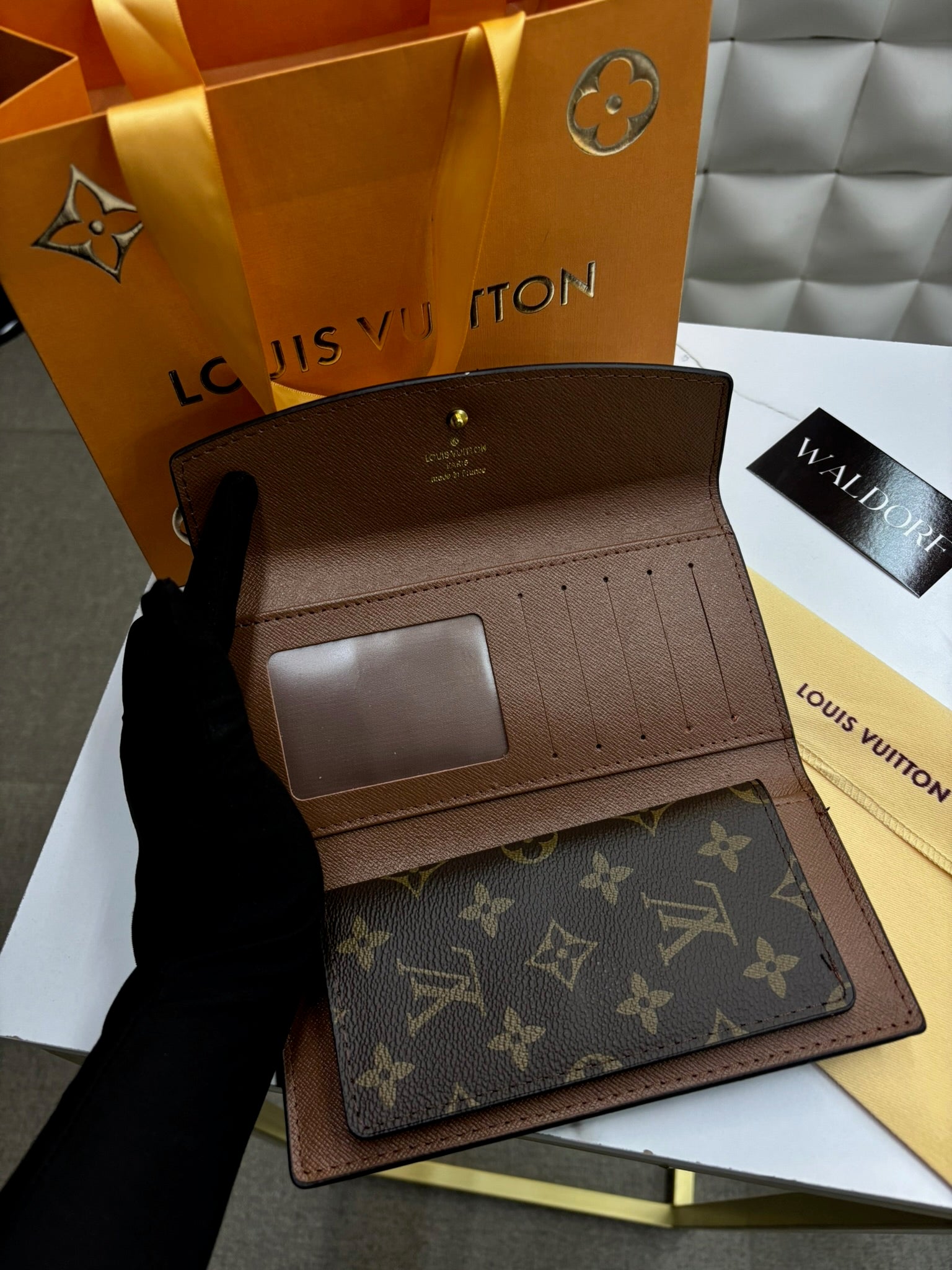 CARTERA LV BROWN