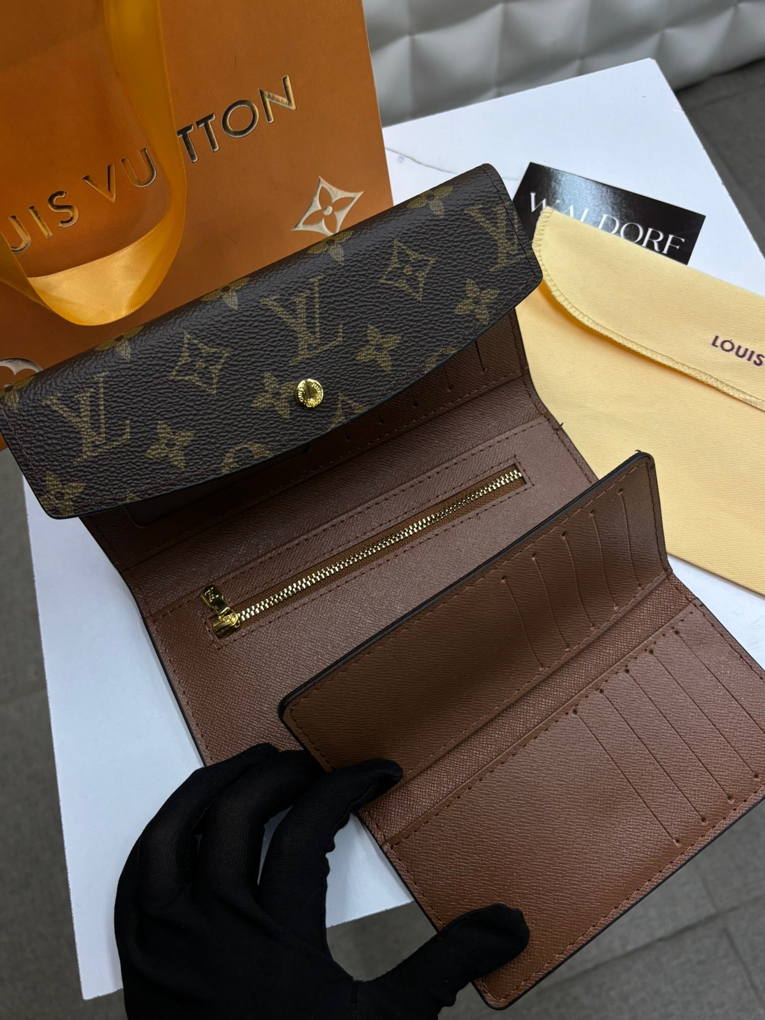 CARTERA LV BROWN