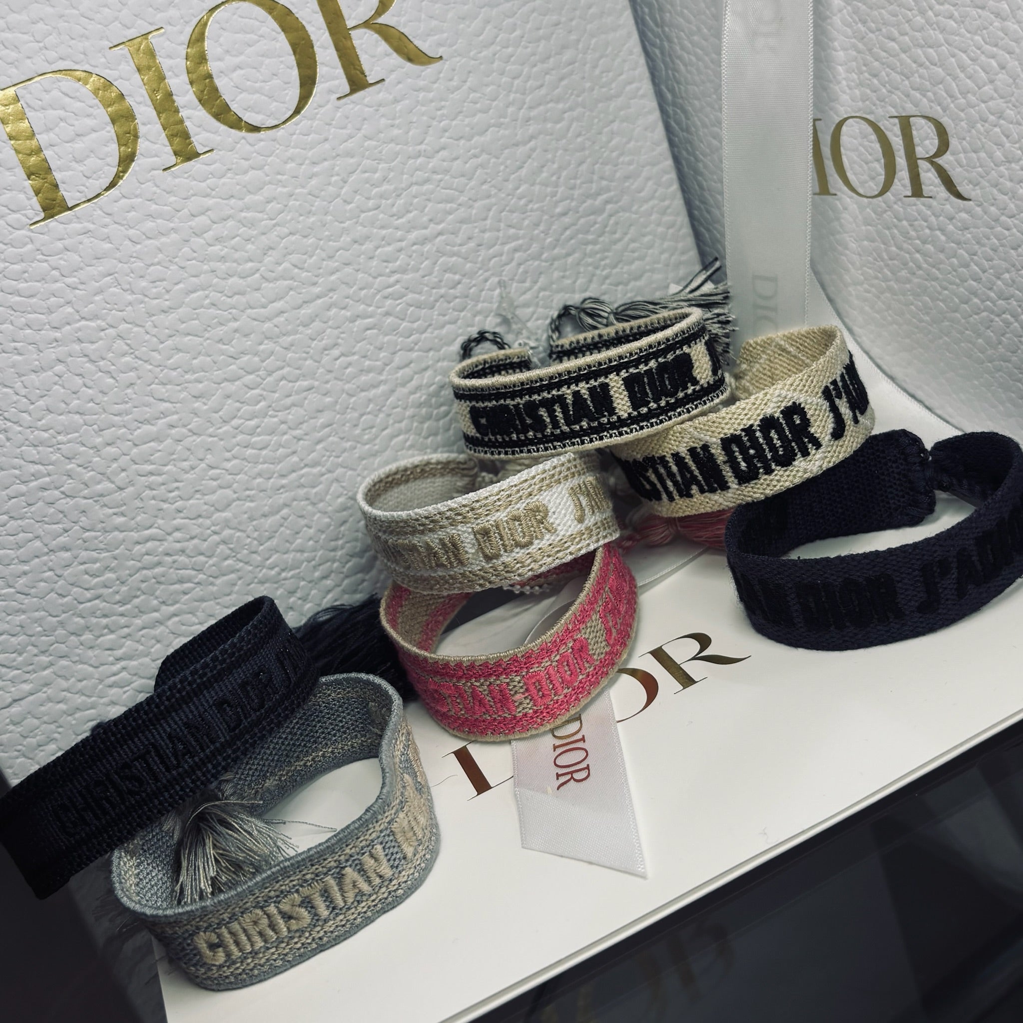 Pulsera Tejida D