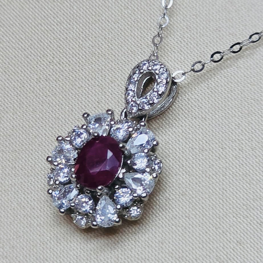 Collar Lily