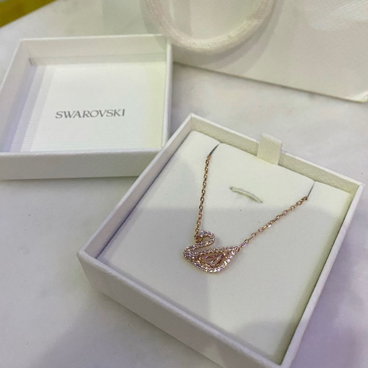 Cisne Swarovski