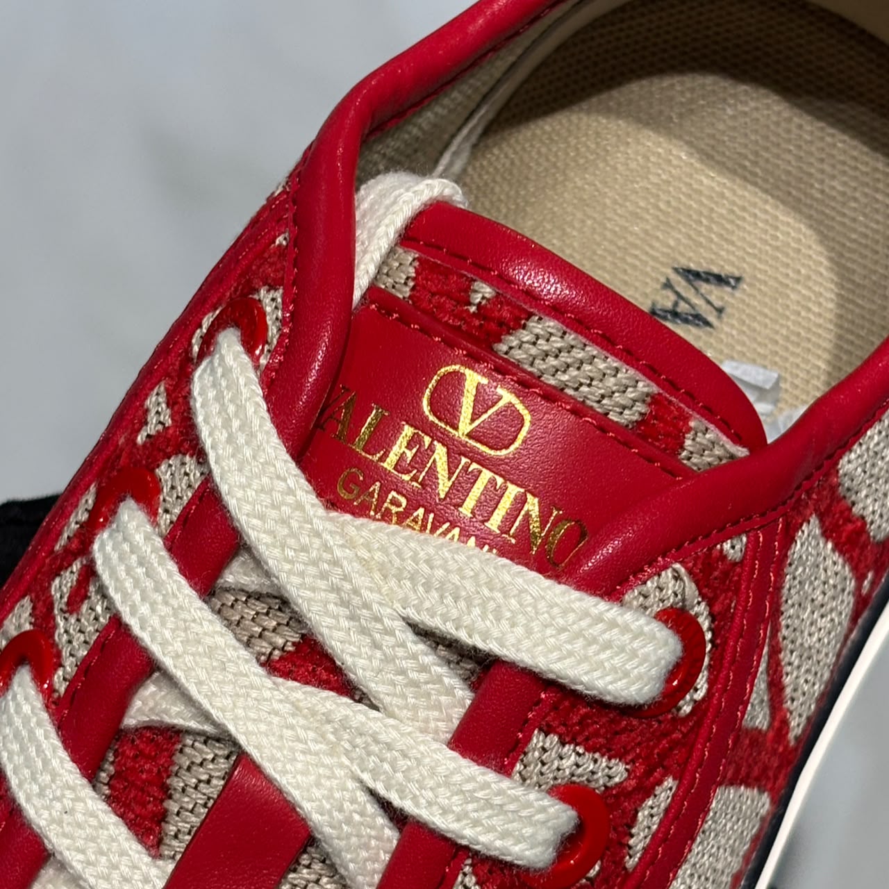 Tenis Valentino